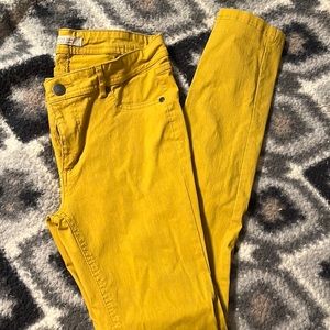 Mustard yellow skinny pants